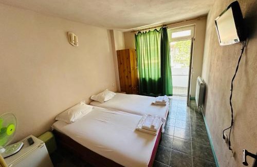 Nessebar New Town House | Несебър, Къща със стаи под наем с баня, тоалетна и тераса Само на 400метра от двата плажа в Несебър