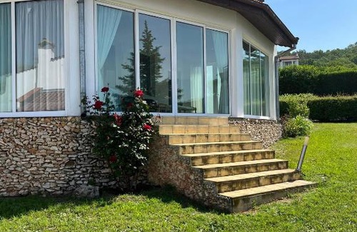 Obrochishte House | Приятна къща за почивка Караколев 2