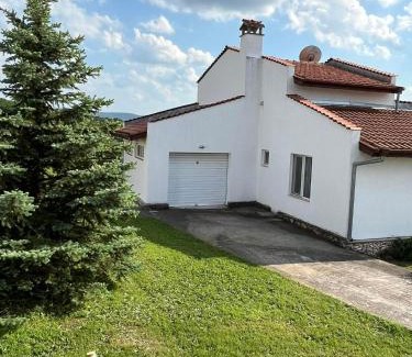 Obrochishte House | Приятна къща за почивка Караколев 2