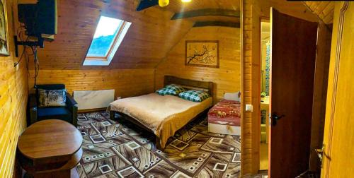 Yaremche Cabin | Під лісом у гіда