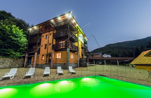 Podobovets Hotel | ПІД МАГУРОЮ