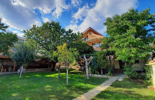 Karlovo House | Роден Край Homeland