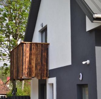 Izki House | Садиба Деревій