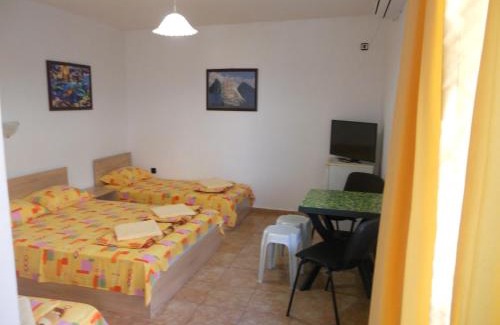 Akhtopol House | Стаи под наем "Таня"- безплатен паркинг на 100 метра