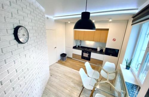 Vinnytsya Apartment | Трикімнатна SKY HOUSE Безключовий доступ!