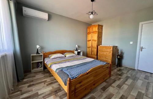 Targovishte Apartment | Тристаен апартамент Park View