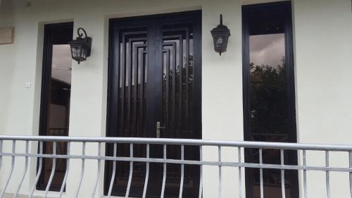 Kutaisi Apartment | Уютный дом: APARTMENT (Fer House)