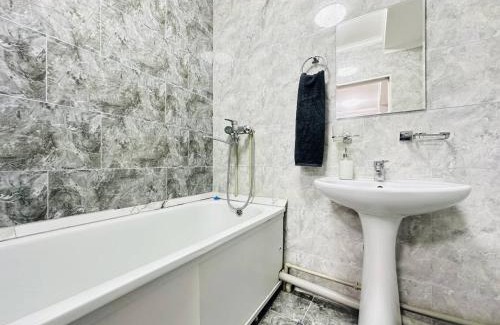 Kaztsik Apartment | Уют для большой группы путешественников рядом с аэропортом и жд вокзалом