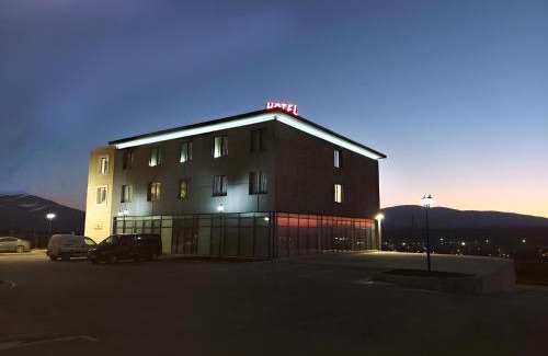 Pernik Hotel | Хотел Антик