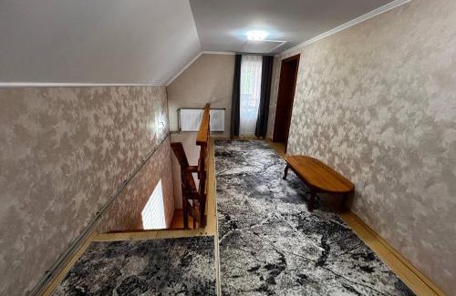 Yasinya Villa | Шепіт води