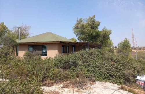 Emek HaMaayanot House | בית בהר- בקתה יפיפיה בקצה הגלבוע