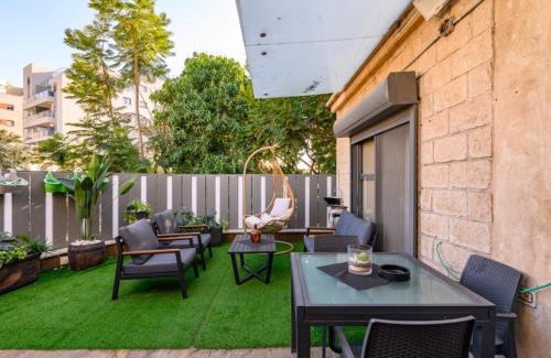 Tel Aviv Bed & Breakfast | גג החלומות - 4 סוויטות מהממות עם ג'קוזי ספא פרטי בתל אביב