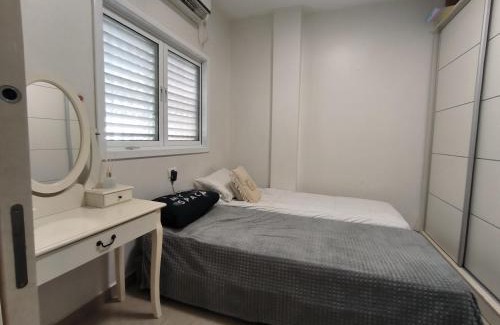 Bene Beraq Apartment | דירה במרכז