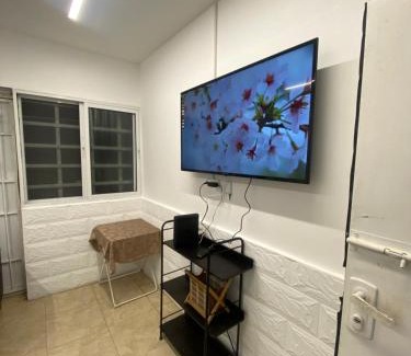 Kiryat Yam Apartment | דירת גן קרוב לים