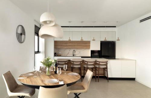 Netanya Apartment | דירת חוף נתניה