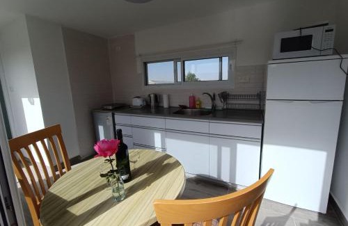 Nevatim Ski Chalet | חאן בכפר במשק בלה מאיה - הצימר