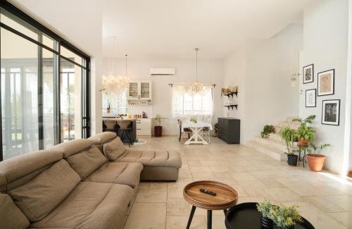 Kfar Vradim Villa | לה פטלונה - ווילה מהממת עם בריכה פרטית בכפר ורדים