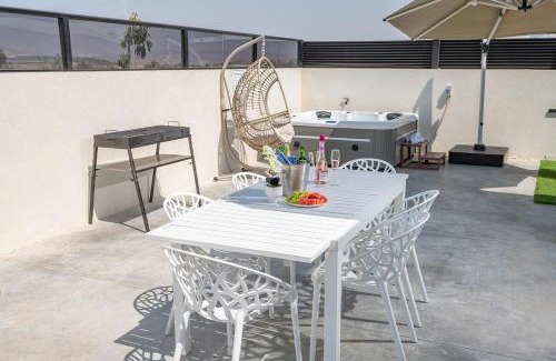 Yavne'el Apartment | רוי סוויטות בוטיק - 2 סוויטות עם מרפסת פרטית