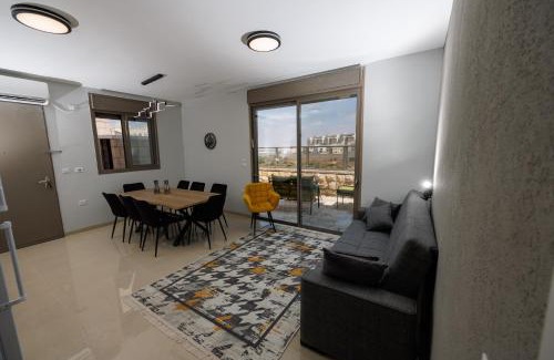 Beit Shemesh Apartment | שקט על הנוף - עם מתחם בריכה וג'קוזי
