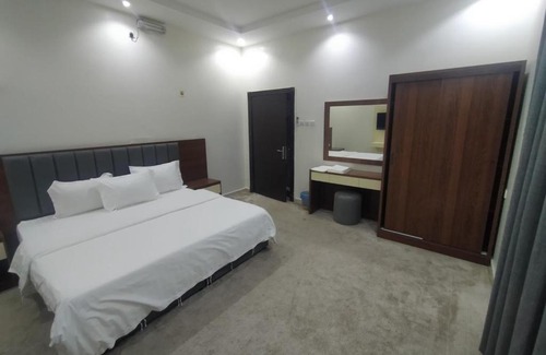 Al Aziziyah Apartment | برج الاصيل العزيزية