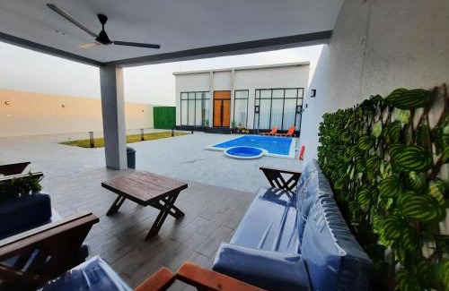 Al Khobar Ski Chalet | شاليه إليف الفندقي