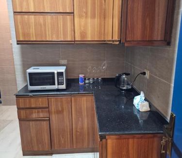 Al Duqqi Apartment | شقة بوسط المدينة الدقي