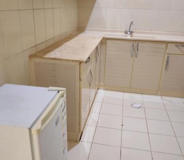 Ar Rayis Apartment | شقة مريحة وهادئه غرفتين وصالة شخصين مع أطفال الرايس