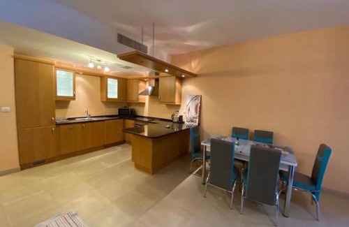 Aqaba Apartment | شقة مطلة على بركة سباحه