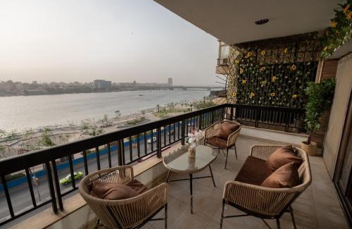 Downtown Cairo Apartment | شقة مطلة على ممشى اهل مصر