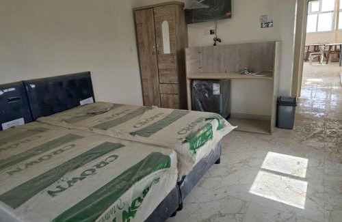 Hadiboh Hotel | غرف فندقية باحميد