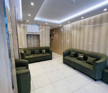 Mizail Apartment | فندق المنى