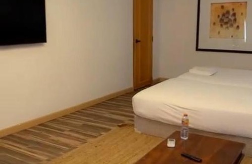 Ras Al Khaimah House | مزرعه ديزرت بريز راس الخيمه بها حمام سباحه وملاعب للاطفال و سينيما