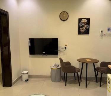 Al Aziziyah Apartment | منازل دانا للشقق المخدومة