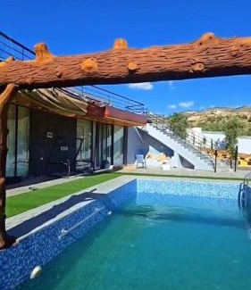 Suwailih Ski Chalet | منتجع ومزرعة برجيل السد