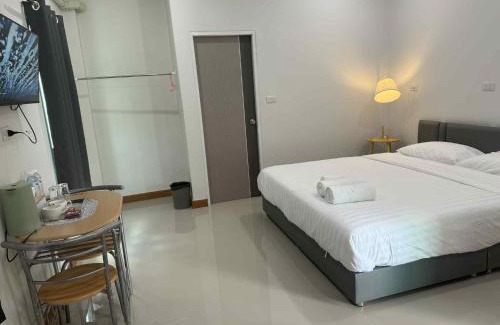 Nakhon Si Thammarat House | ธิชา วิลล่า Thicha Villa