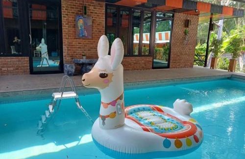 Prakhon Chai Hotel | นิวพีเคซี รีสอร์ต
