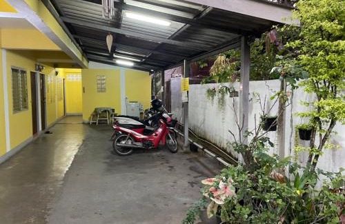 Wat Ket Apartment | บ้านพักทองสุข