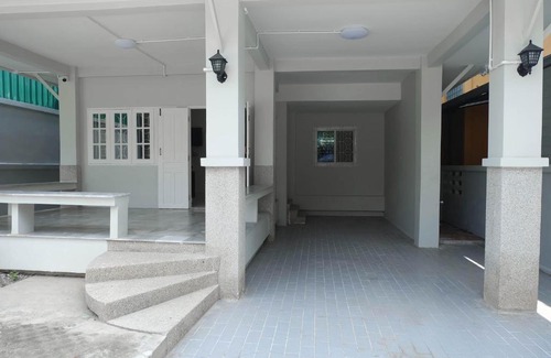 Saen Suk House | บ้านพักบางแสน บ้านชนัญญา BaanChananya