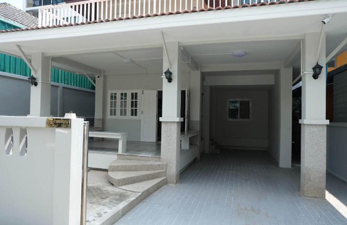 Saen Suk House | บ้านพักบางแสน บ้านชนัญญา BaanChananya