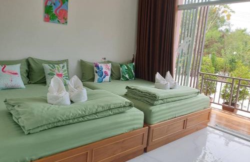 Sattahip Hotel | บ้านสวนนิสา