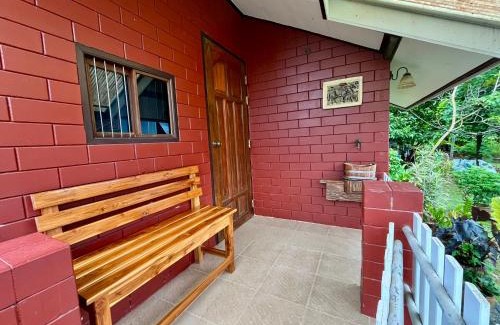 Klaeng House | บ้านสวนบรรจงอักษร Bansuan Banjong Akkson