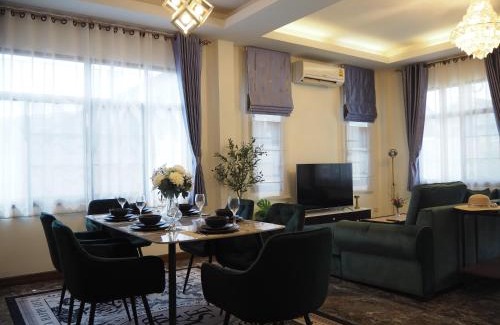 Siri Watthana Niwet Resort | บ้านสไตล์รวมสมัย ในเมืองเชียงใหม่ ใกล้สนามบิน