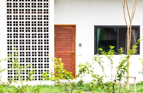 San Sai House | ปันสุข ห้องพักหลักร้อย Pun-Suk