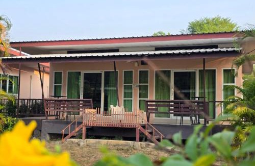 Noen Hom Resort | ภูร์ชรินท์ รีสอร์ท