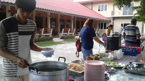 Khlong Wan Hotel | สุขทวีรีสอร์ท อ่าวมะนาว