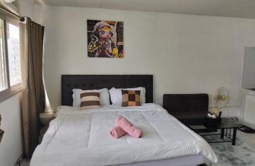 Ban Mai Hotel | อิมแพ็ค popular condo c5 แม่ตังค์