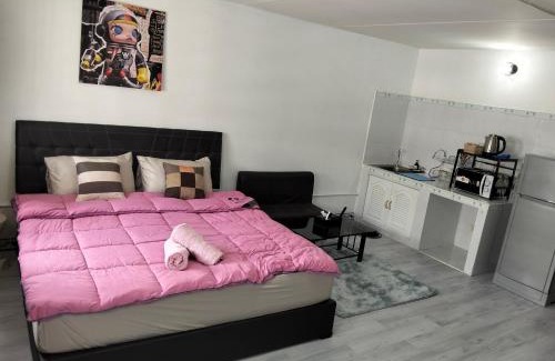 Ban Mai Hotel | อิมแพ็ค popular condo c5 แม่ตังค์