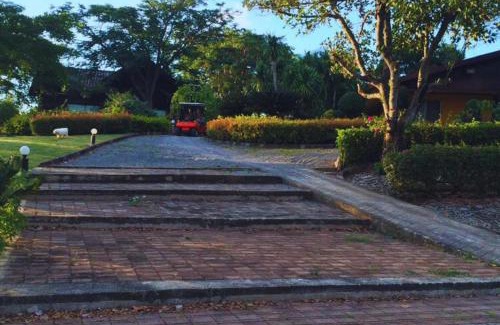 Pong Ta Long Cabin | ไร่เทียนอุดม โฮมสเตย์ เขาใหญ่