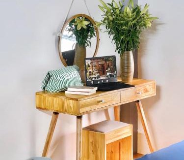 Cat Hai Apartment | Ốc Homestay Cát Bà