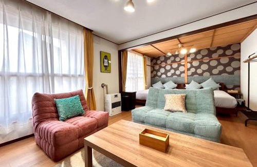 Asahikawa Apartment | かんたろうもねたろうの円宿ーNew!フルリノベ キッズエリア大好評!カムイ キャンモア 富良野スキー場アクセス良好コンビニ徒歩5分!